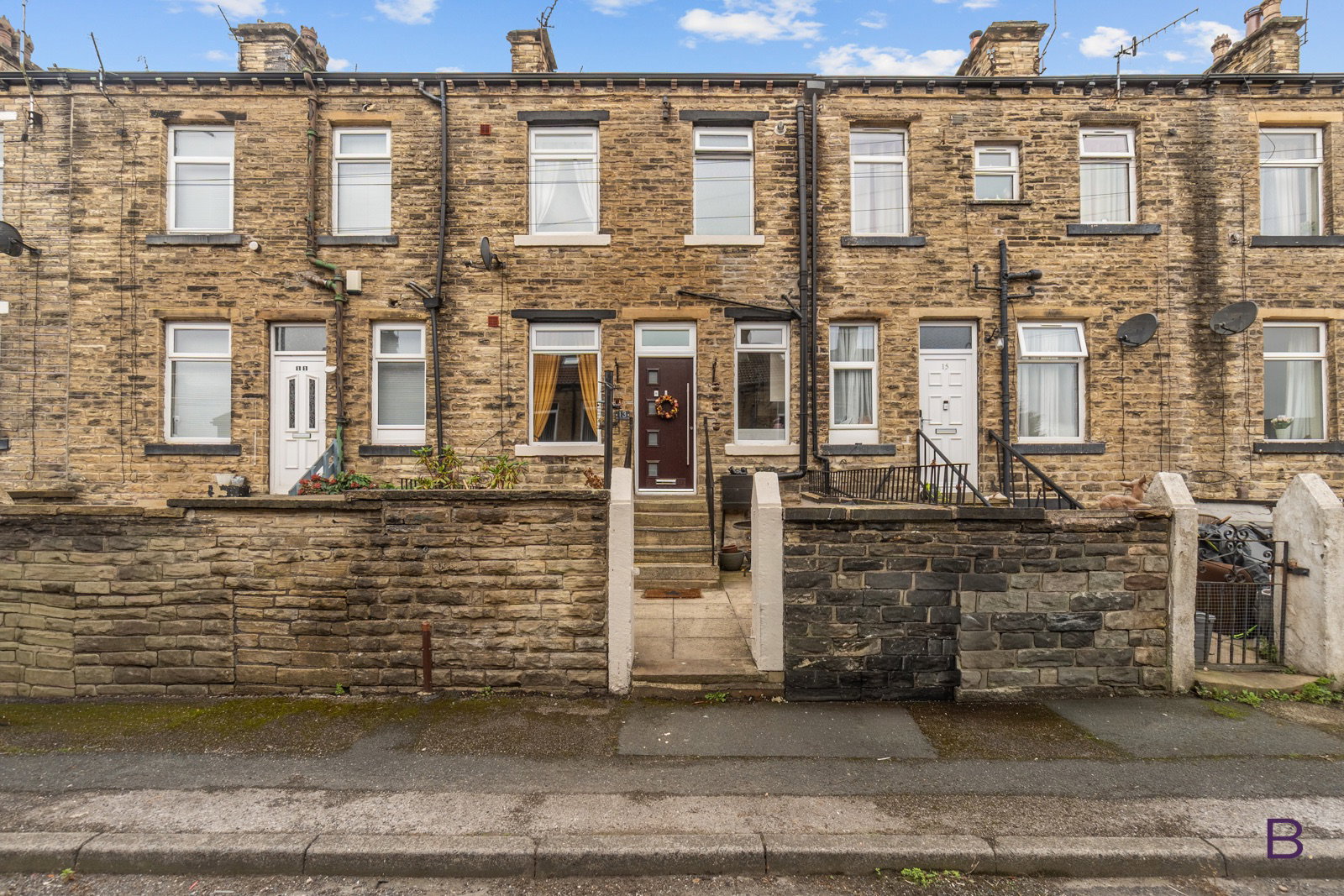 Terraced House for sale in Clayton, Pastureside Terrace East, Clayton, Bradford, BD14 6LP, 872 m²