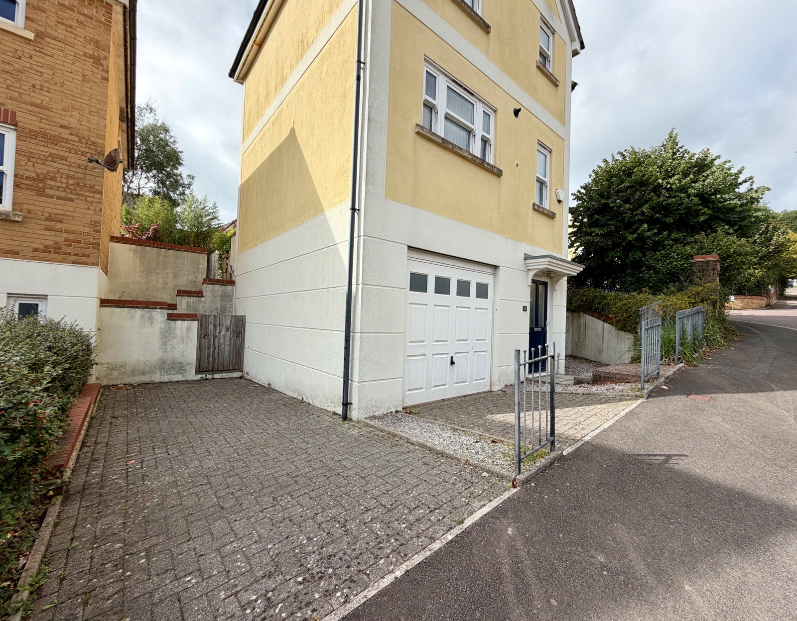 Semi Detached House for sale in Torquay, The Willows, Torquay, 1023 m²