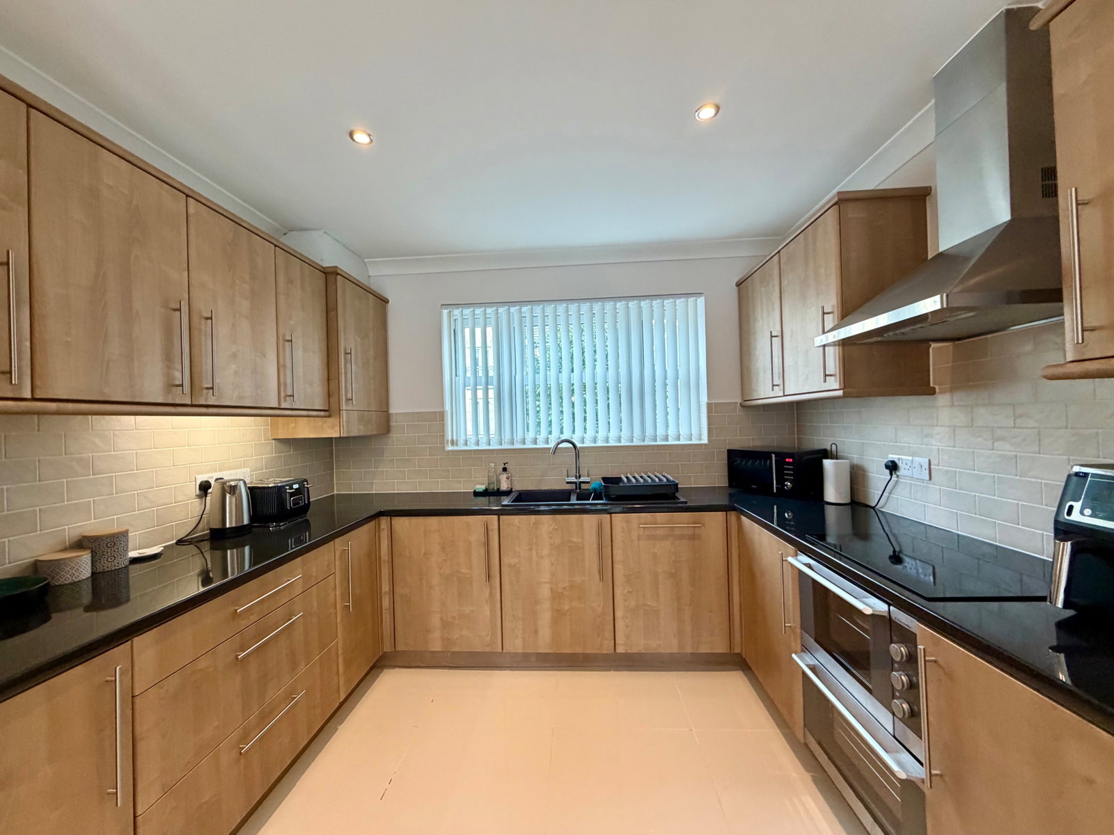 Semi Detached House for sale in Torquay, The Willows, Torquay, 1023 m²