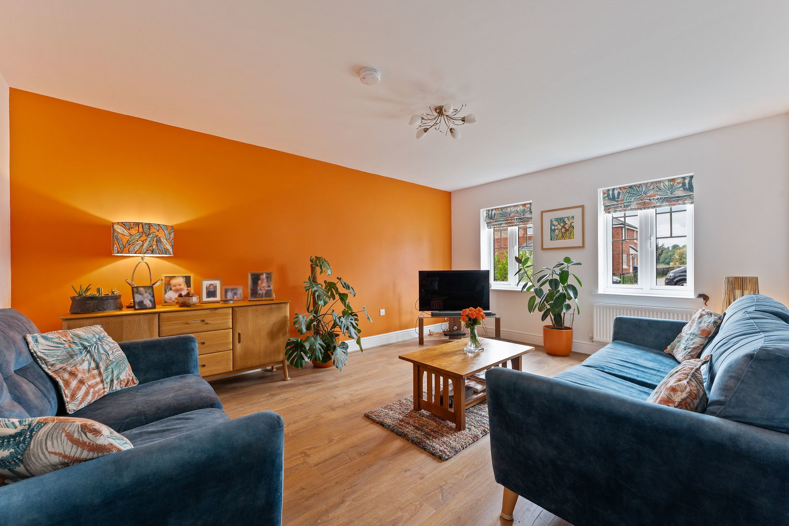 Detached House for sale in Salisbury, Melchester Road, Salisbury, SP2, 1382 m²
