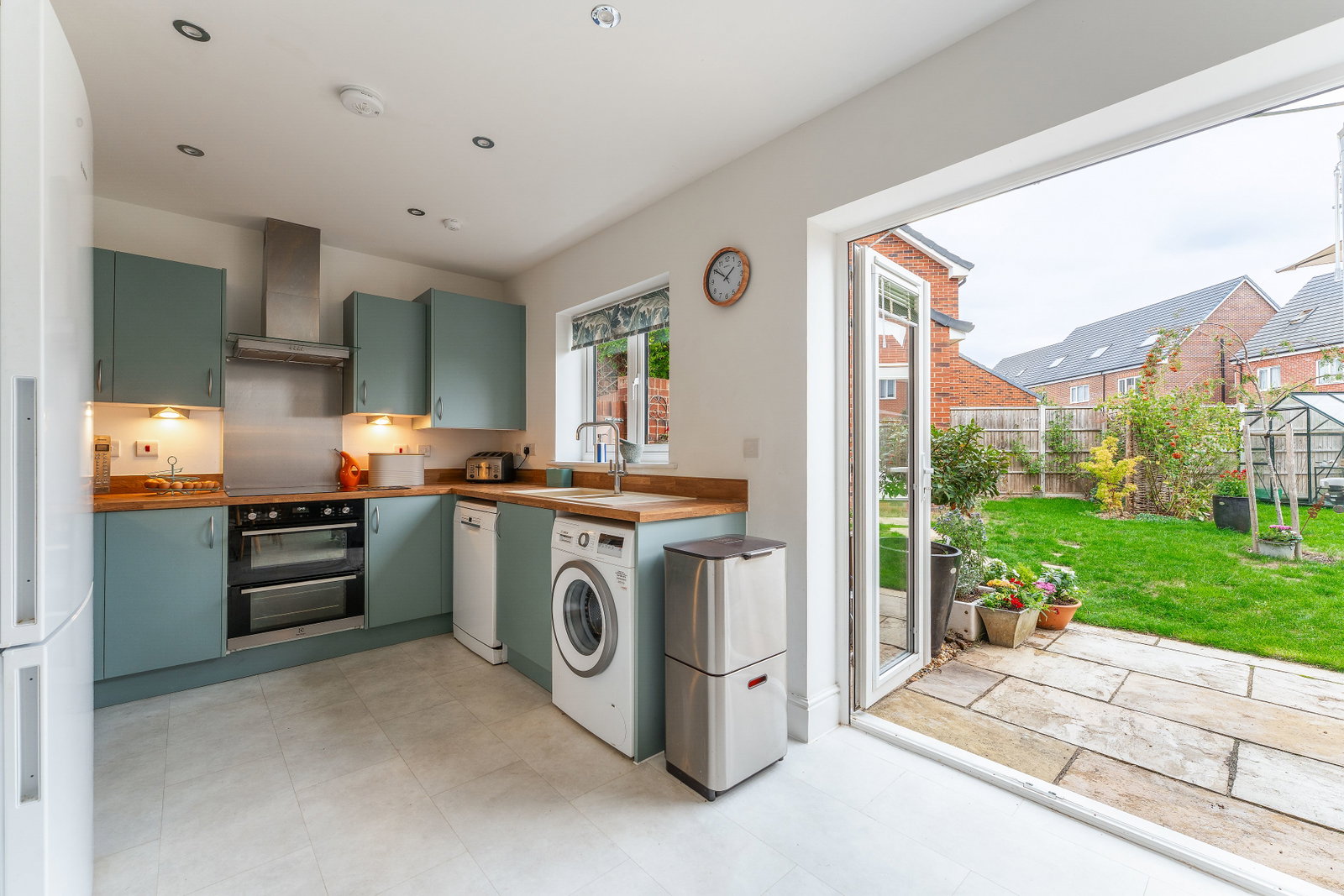 Detached House for sale in Salisbury, Melchester Road, Salisbury, SP2, 1382 m²