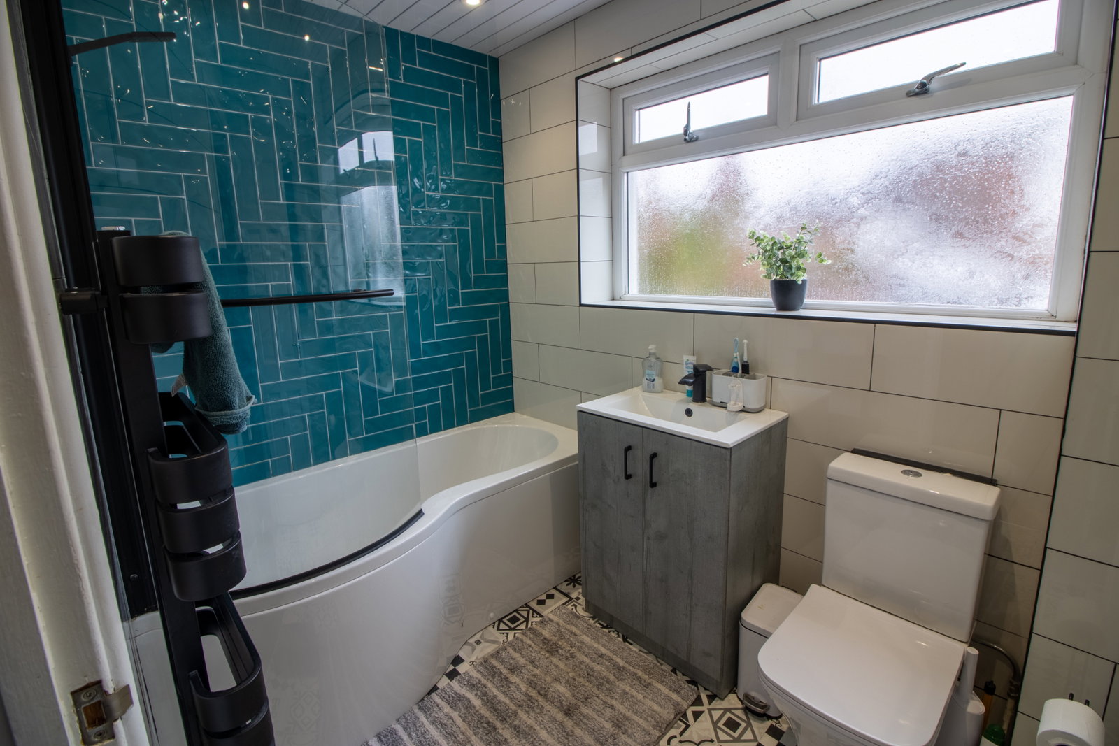 Detached House for sale in Blackwood, Shannon Close, Pontllanfraith, Blackwood, NP12 2FW