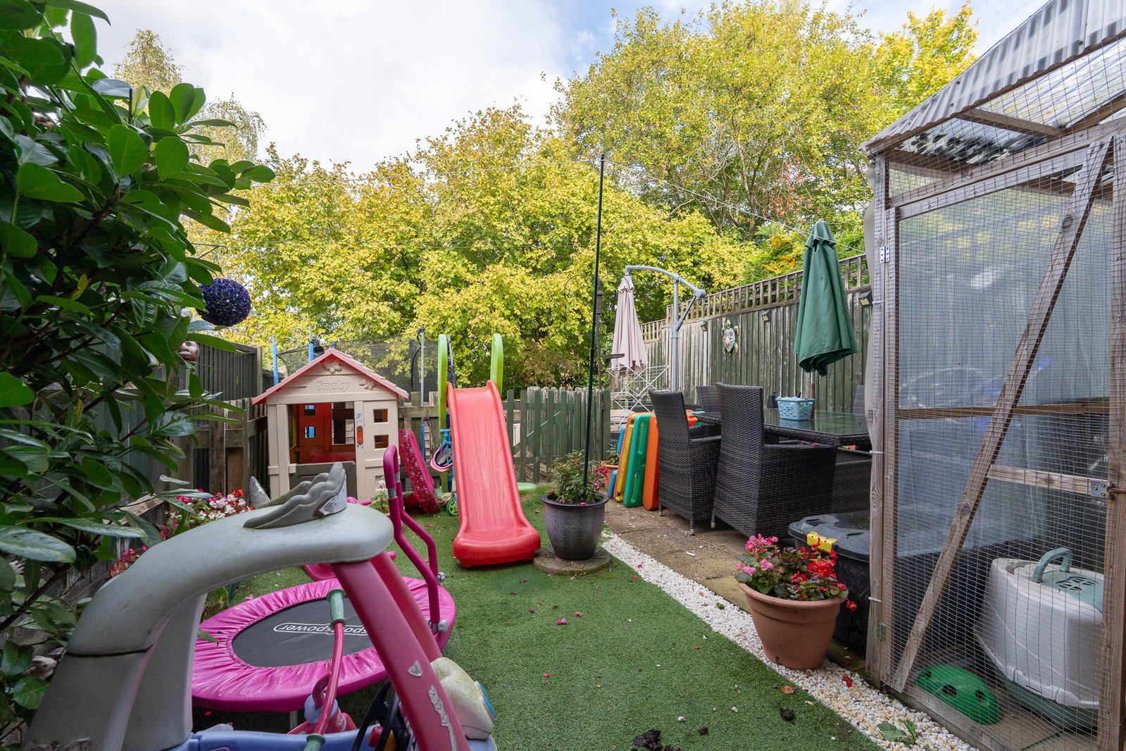 Terraced House for sale in Alton, Maltings Close, Alton, GU34 1DT, 1097 m²