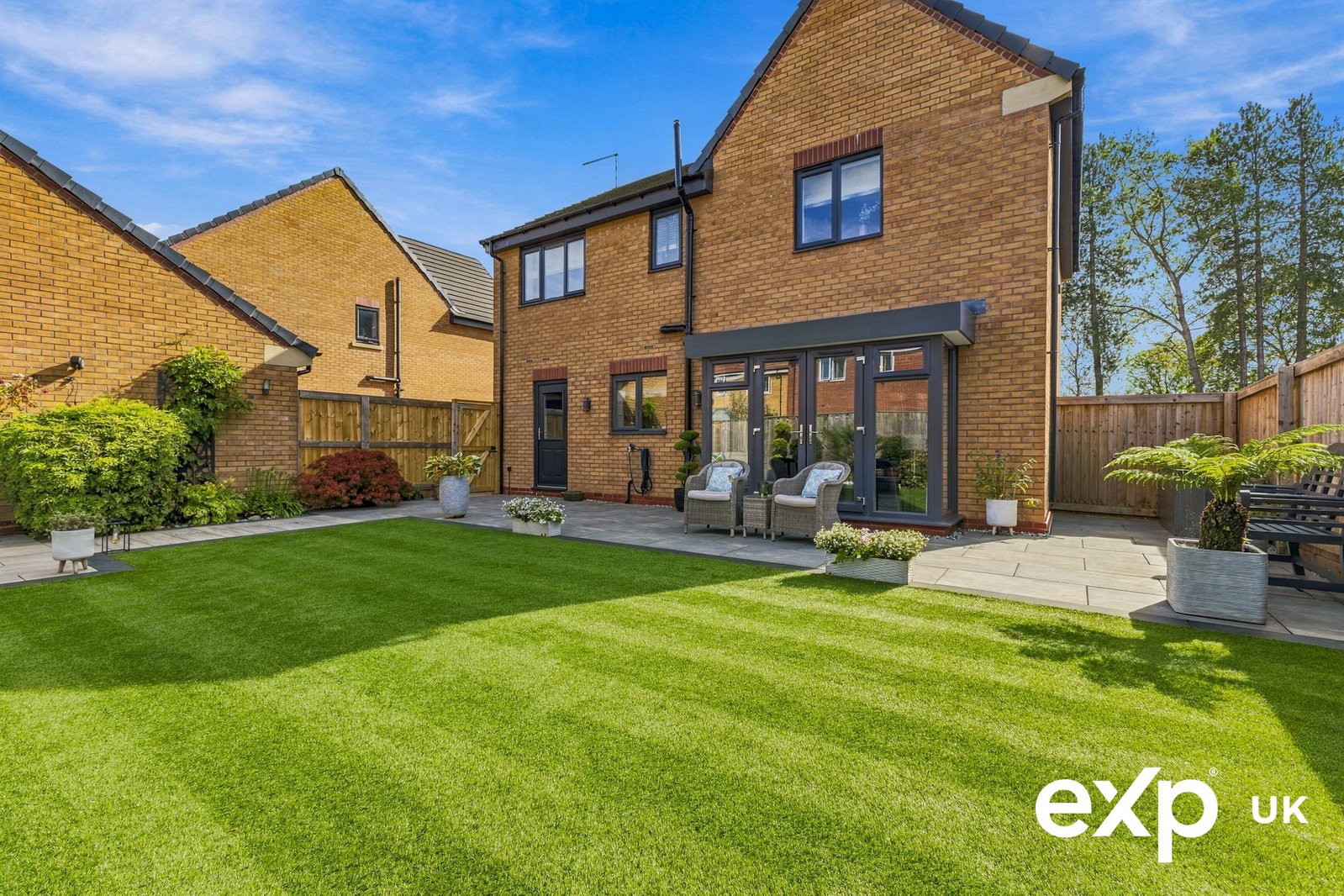 Detached House for sale in Nottinghamshire, Sylvester Court, Edwinstowe