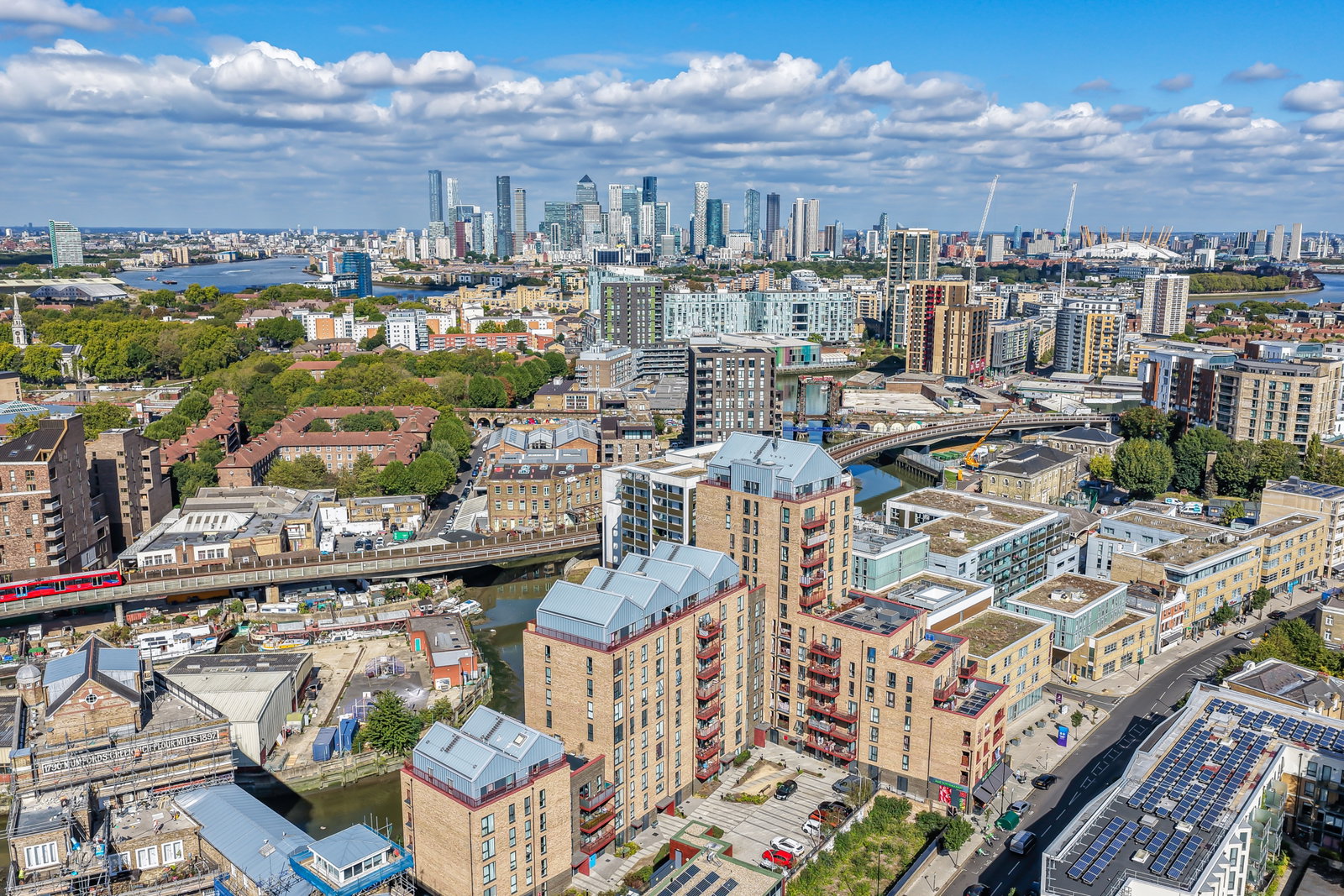 Flat for sale in London, Greenwich High Road, SE10, 972 m²
