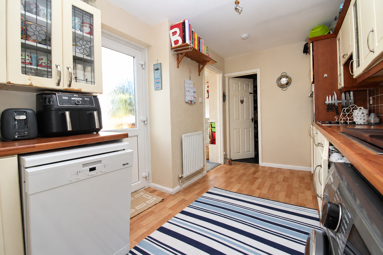 Semi Detached House for sale in Aylesford, Robson Drive, Aylesford, ME20 7JP