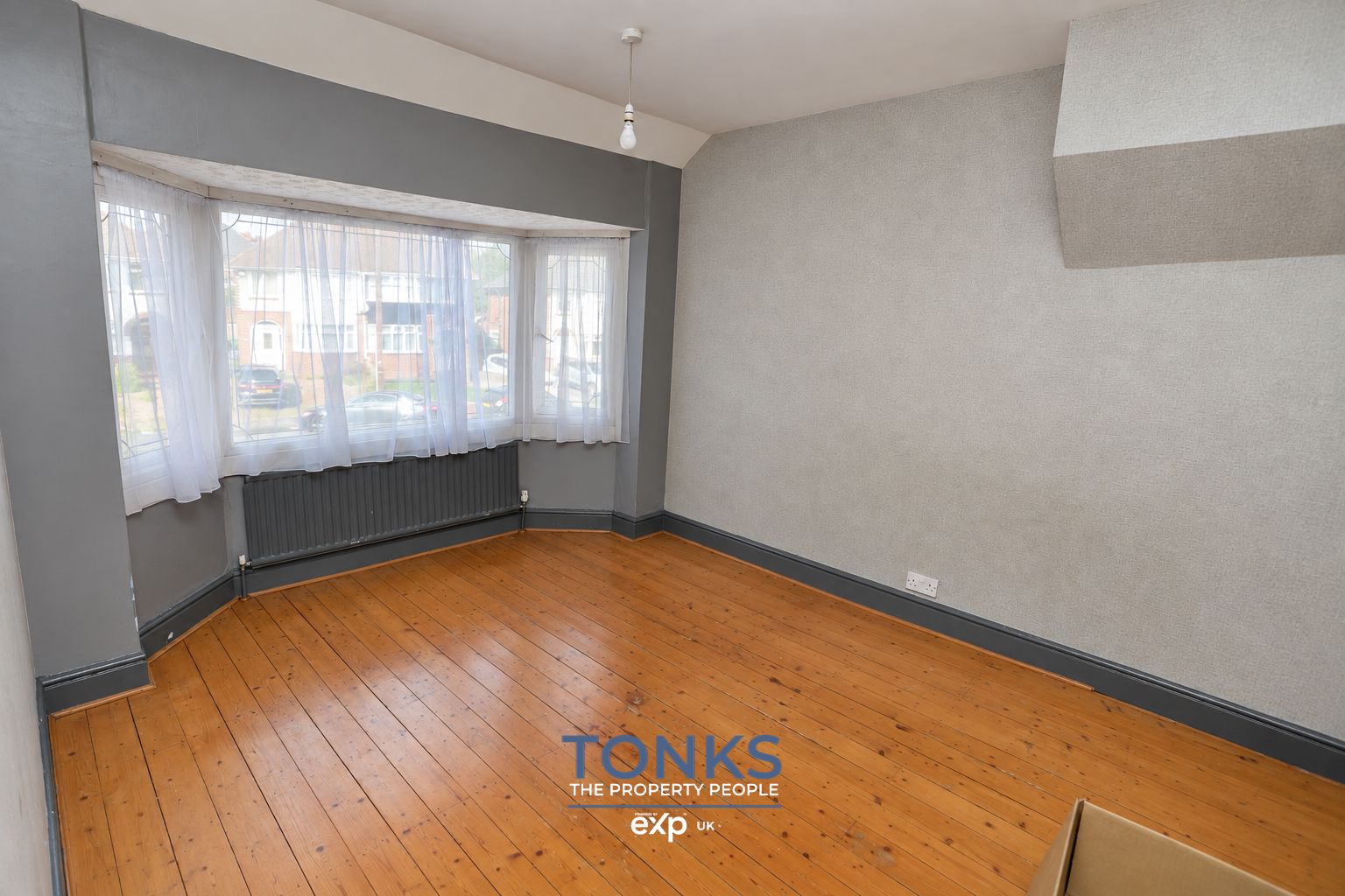 Semi Detached House for sale in Rowley Regis, Petersfield Drive, Rowley Regis, B65 0SA