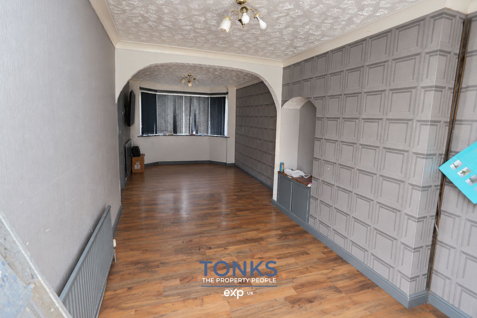 Semi Detached House for sale in Rowley Regis, Petersfield Drive, Rowley Regis, B65 0SA