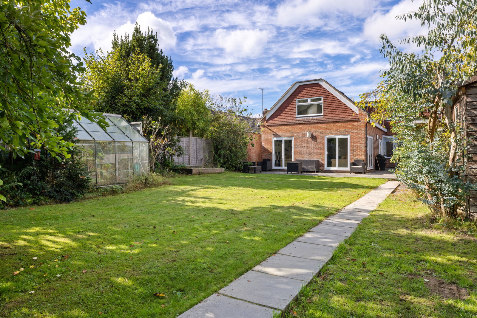Bungalow for sale in Liphook, Dryden Way, Liphook, GU30 7QB, 3000 m²