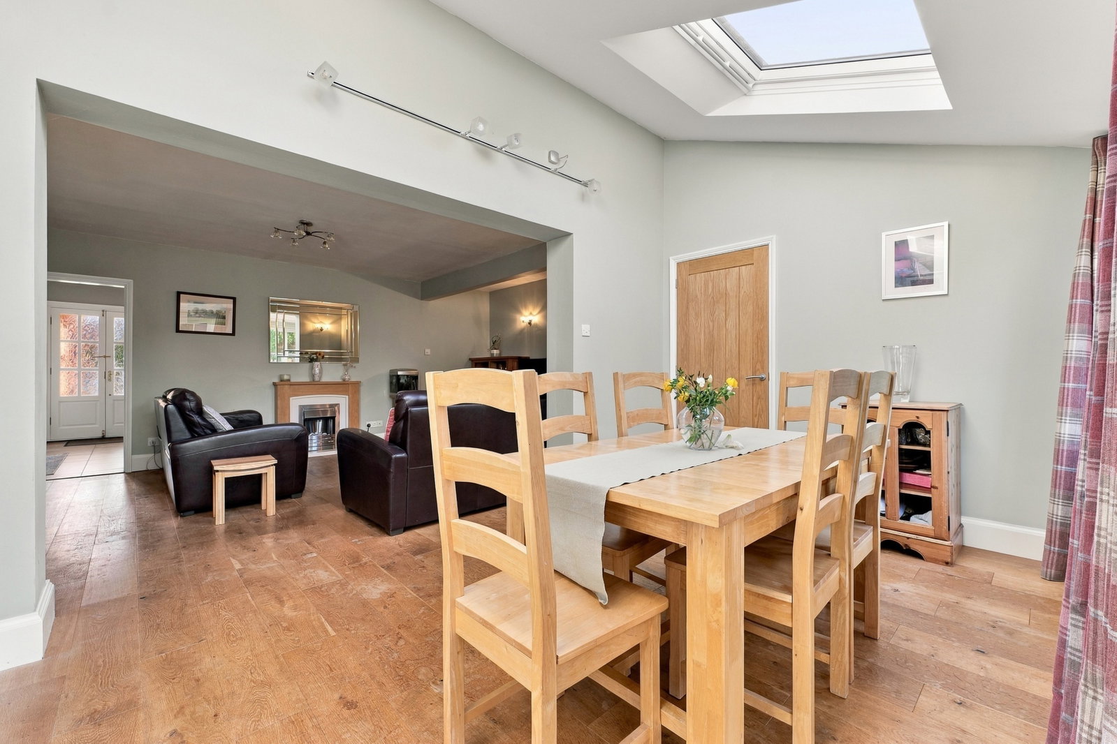 Detached House for sale in Newark, Glenfield, Fiskerton Road, Rolleston, 2001 m²