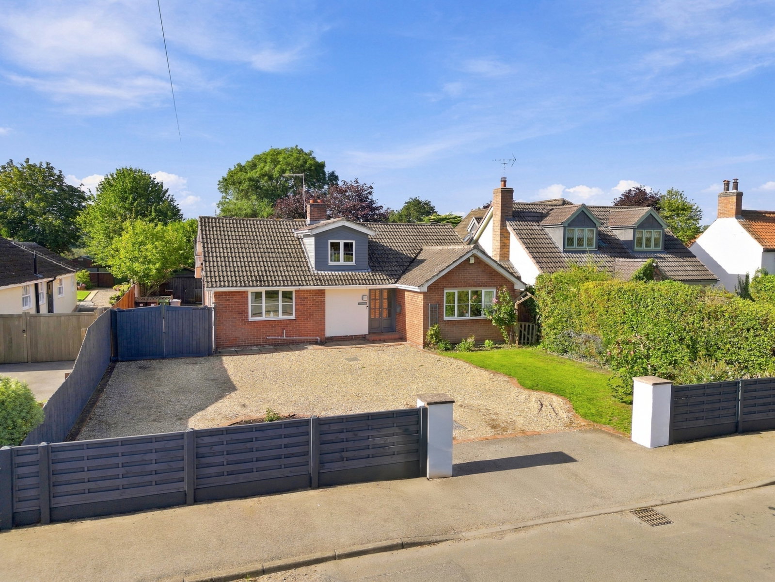 Detached House for sale in Newark, Glenfield, Fiskerton Road, Rolleston, 2001 m²