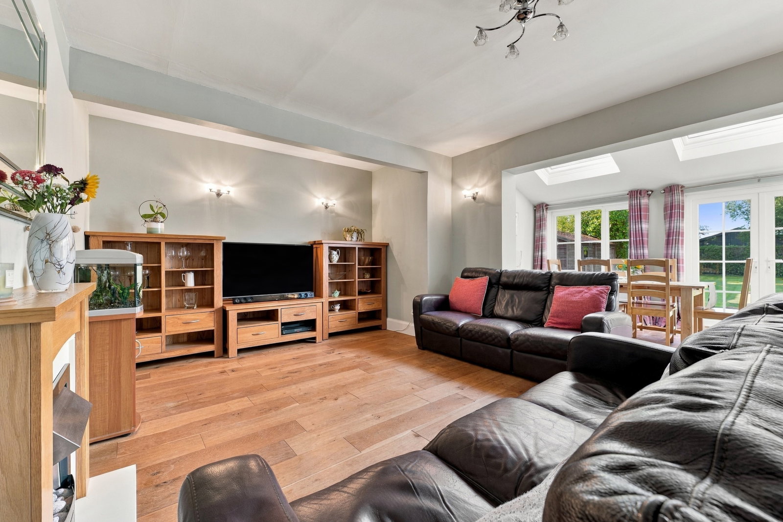 Detached House for sale in Newark, Glenfield, Fiskerton Road, Rolleston, 2001 m²