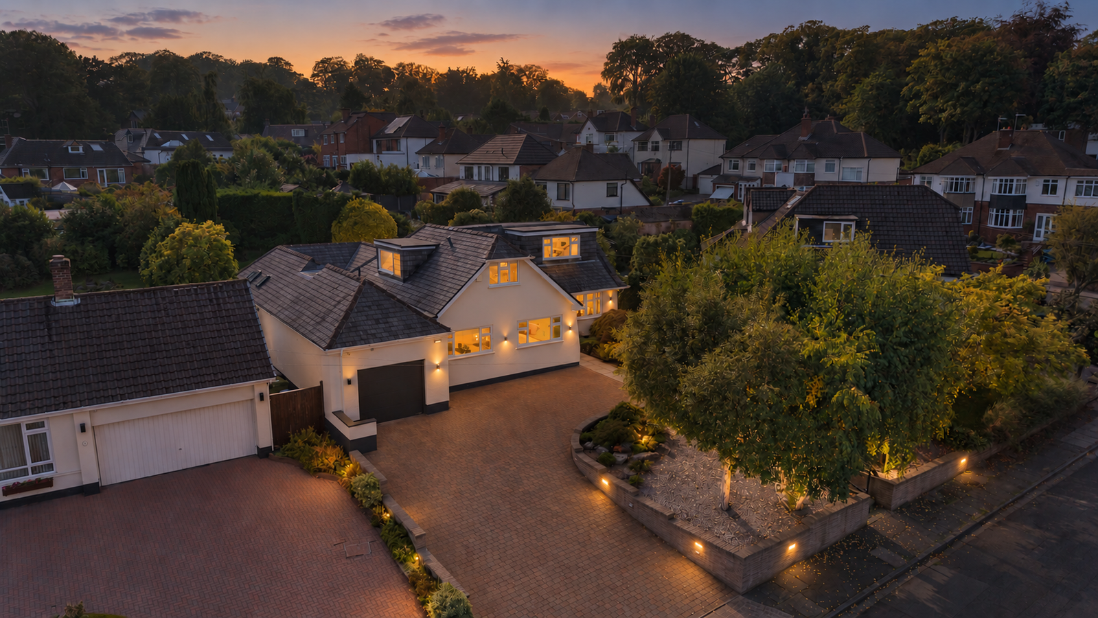 Bungalow for sale in Liverpool, Bower Road, Woolton. L25 4RQ, 2628 m²