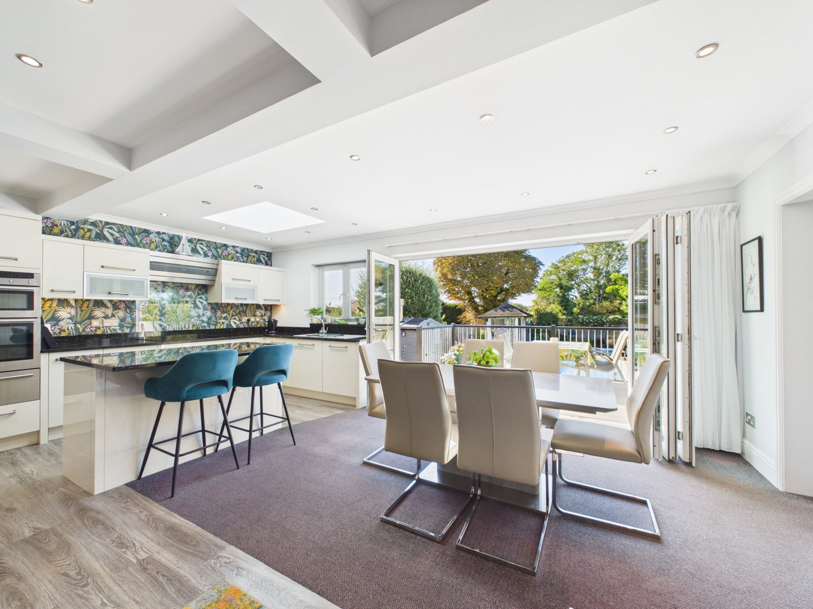 Detached House for sale in Broadstairs, Lindenthorpe Road, Broadstairs, 1710 m²