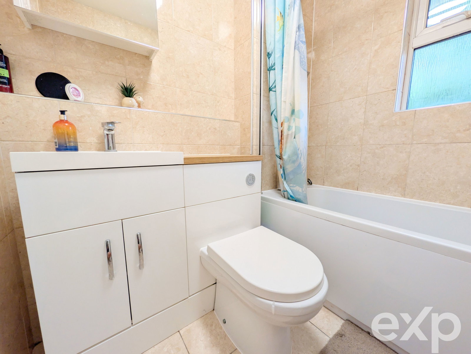Semi Detached House for sale in Maidstone, Foxden Drive, Downswood, Maidstone, ME15 8TF, 569 m²