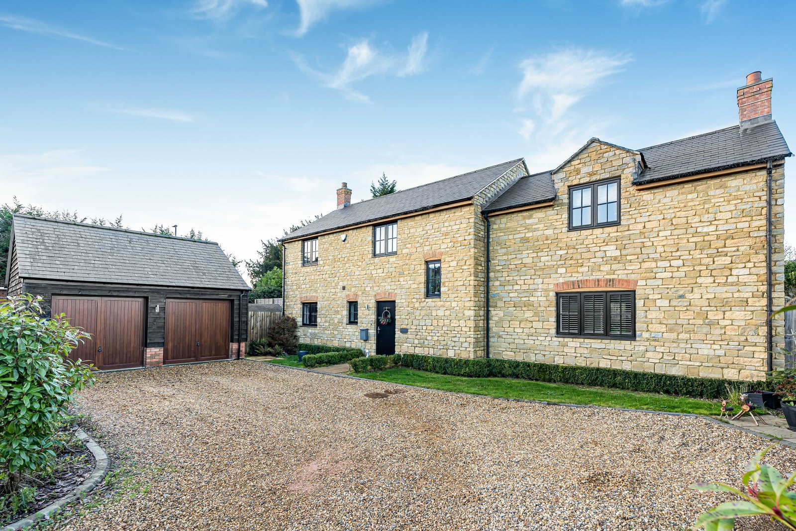 Detached House for sale in Potterspury, Reindeer Court, Potterspury, NN12 7FB, 2622 m²