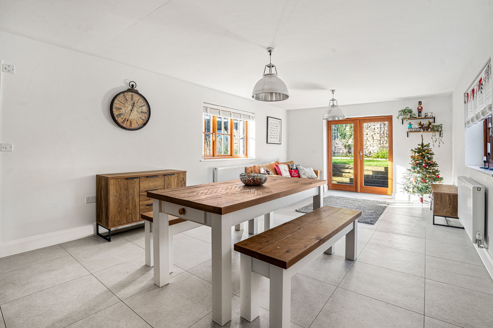 Detached House for sale in Potterspury, Reindeer Court, Potterspury, NN12 7FB, 2622 m²