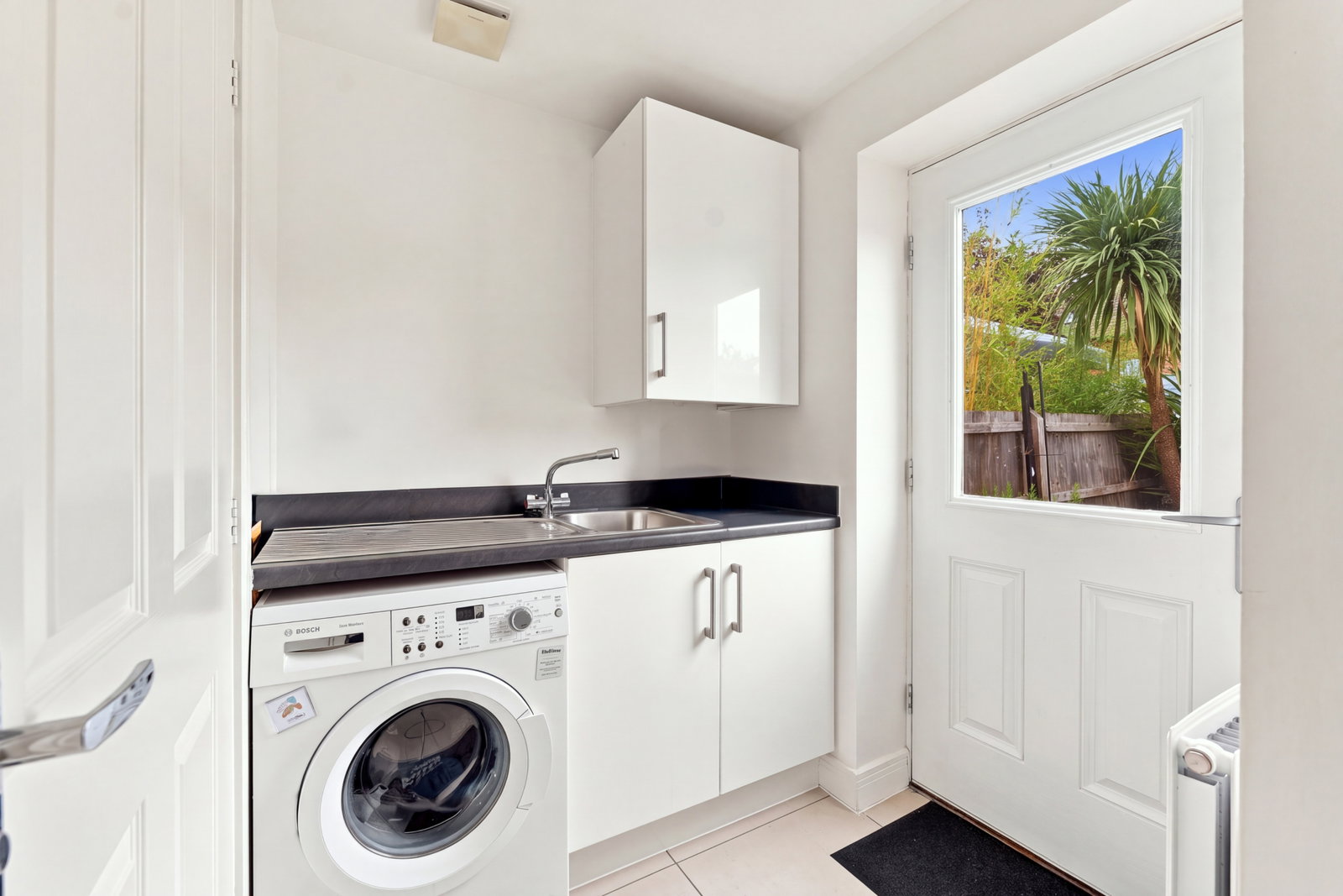 Detached House for sale in Nottingham, Victoria Way, Hucknall, NG15, 1238 m²