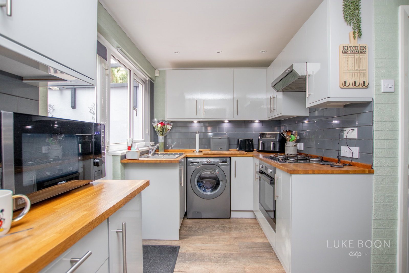 Terraced House for sale in Plymouth, Humber Close, Deer Park, PL3 6SL, 896 m²