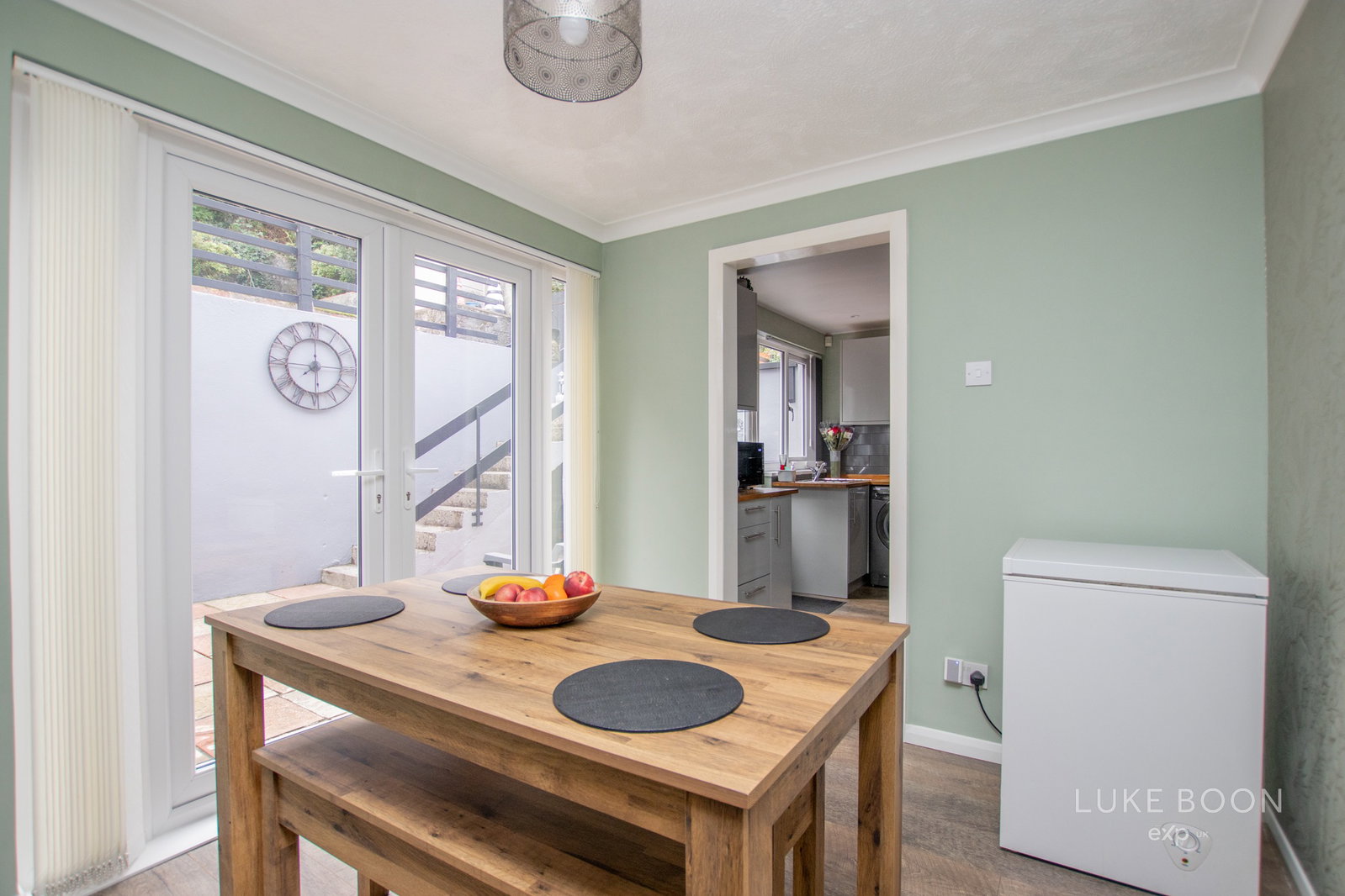 Terraced House for sale in Plymouth, Humber Close, Deer Park, PL3 6SL, 896 m²