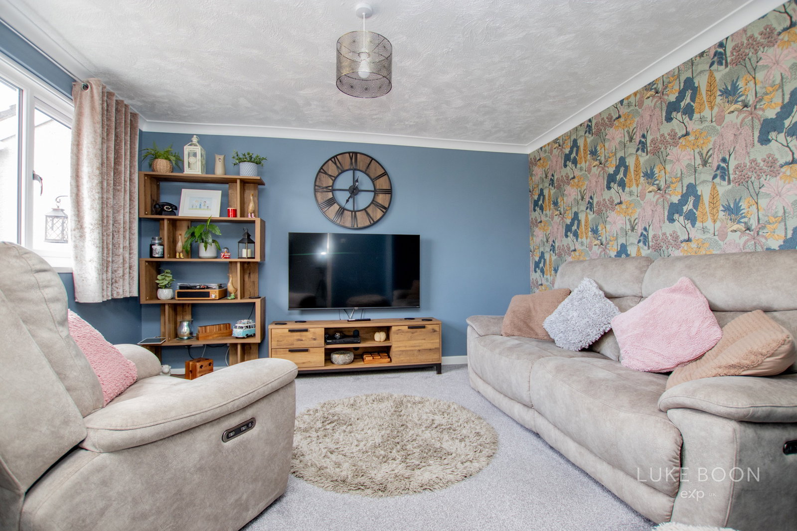 Terraced House for sale in Plymouth, Humber Close, Deer Park, PL3 6SL, 896 m²