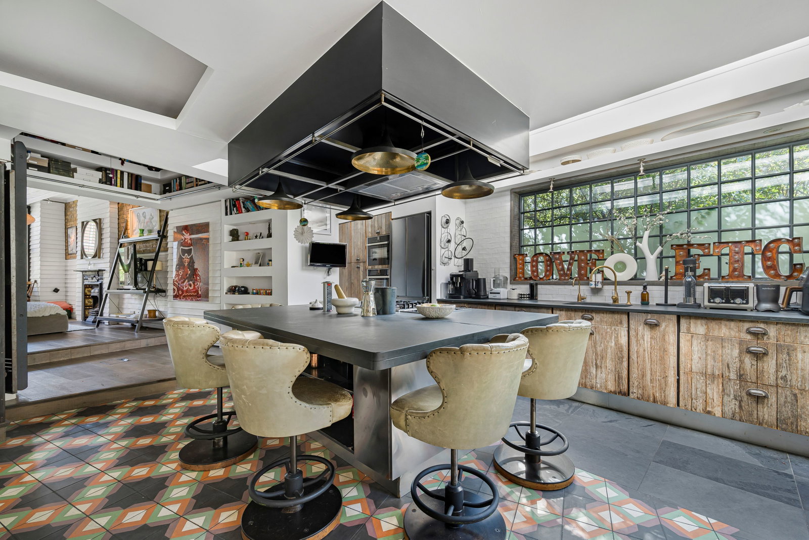 End Of Terrace House for sale in London, Pentney Road, Hyde Farm, Balham, 1562 m²