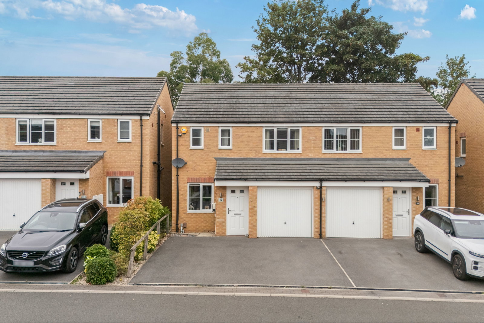Semi Detached House for sale in Pontefract, Friarwood Court, Pontefract, 957 m²