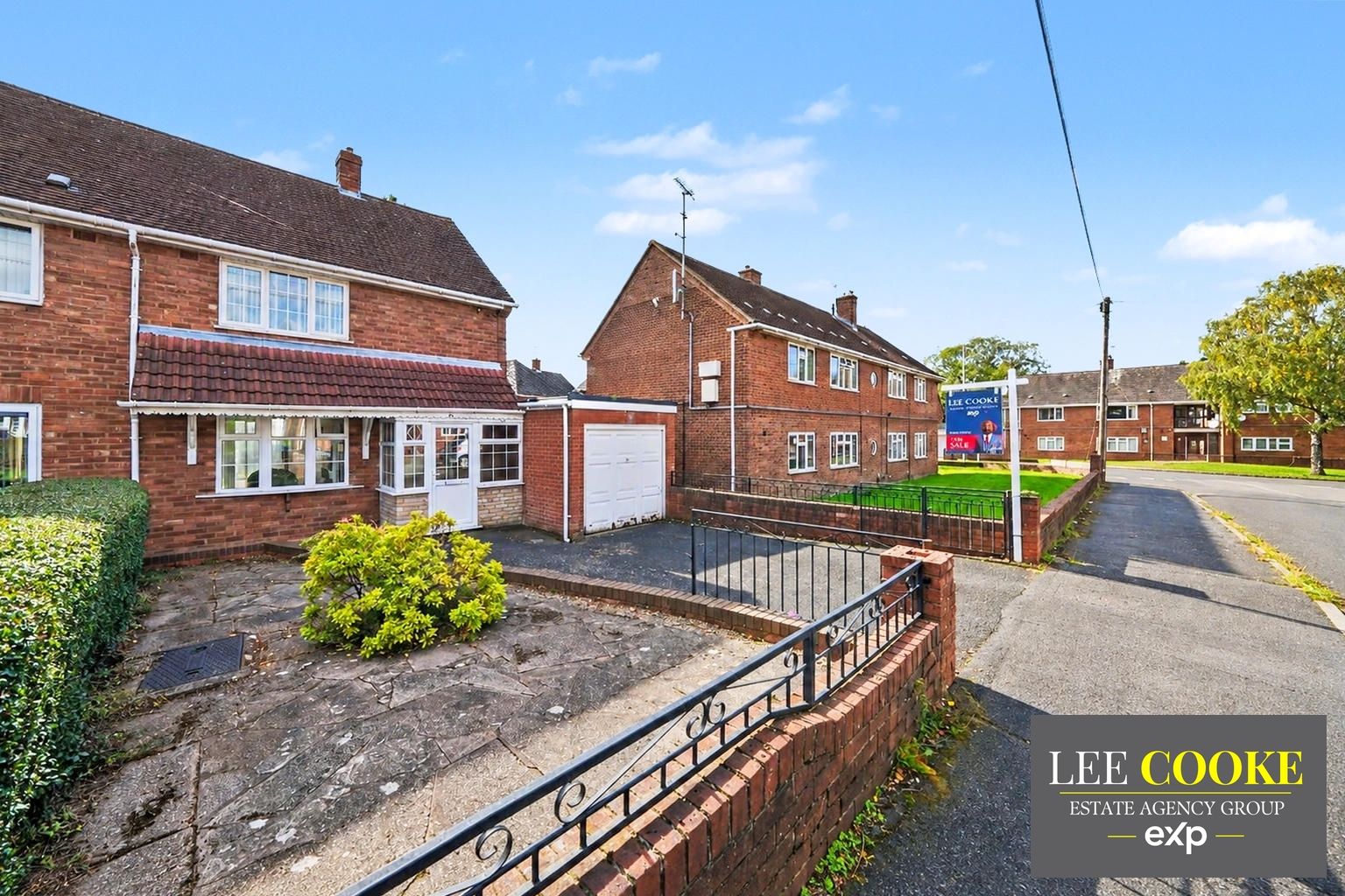 Semi Detached House for sale in Wolverhampton, Parry Road, Ashmore Park, Wednesfield, Wolverhampton, WV11 2PS
