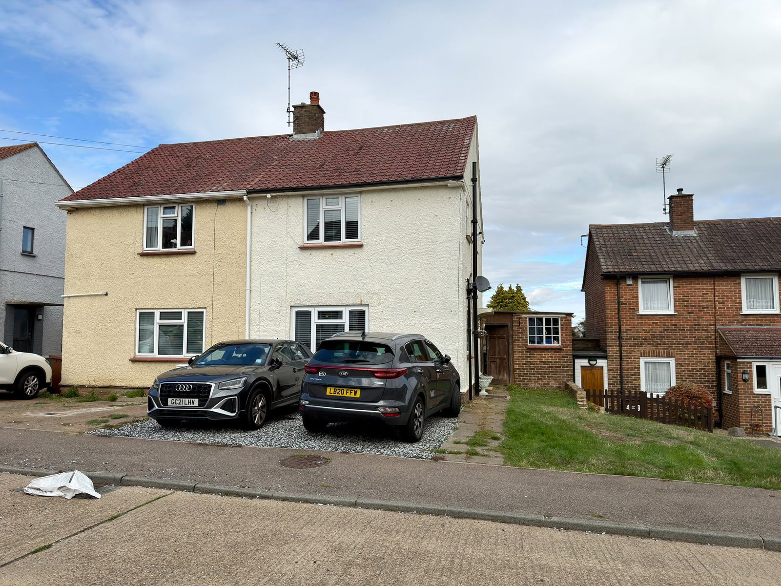 Semi Detached House for sale in Gillingham, Chilham Road, Gillingham, ME8 6BU