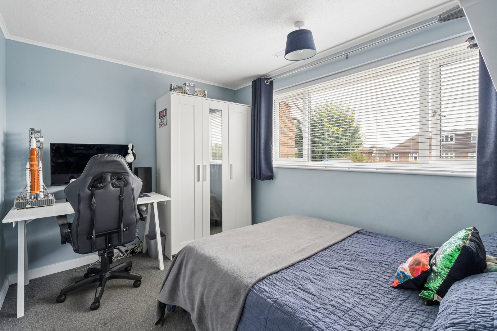 Semi Detached House for sale in Dunstable, Salters Way, Dunstable, LU6 1BT, 1084 m²