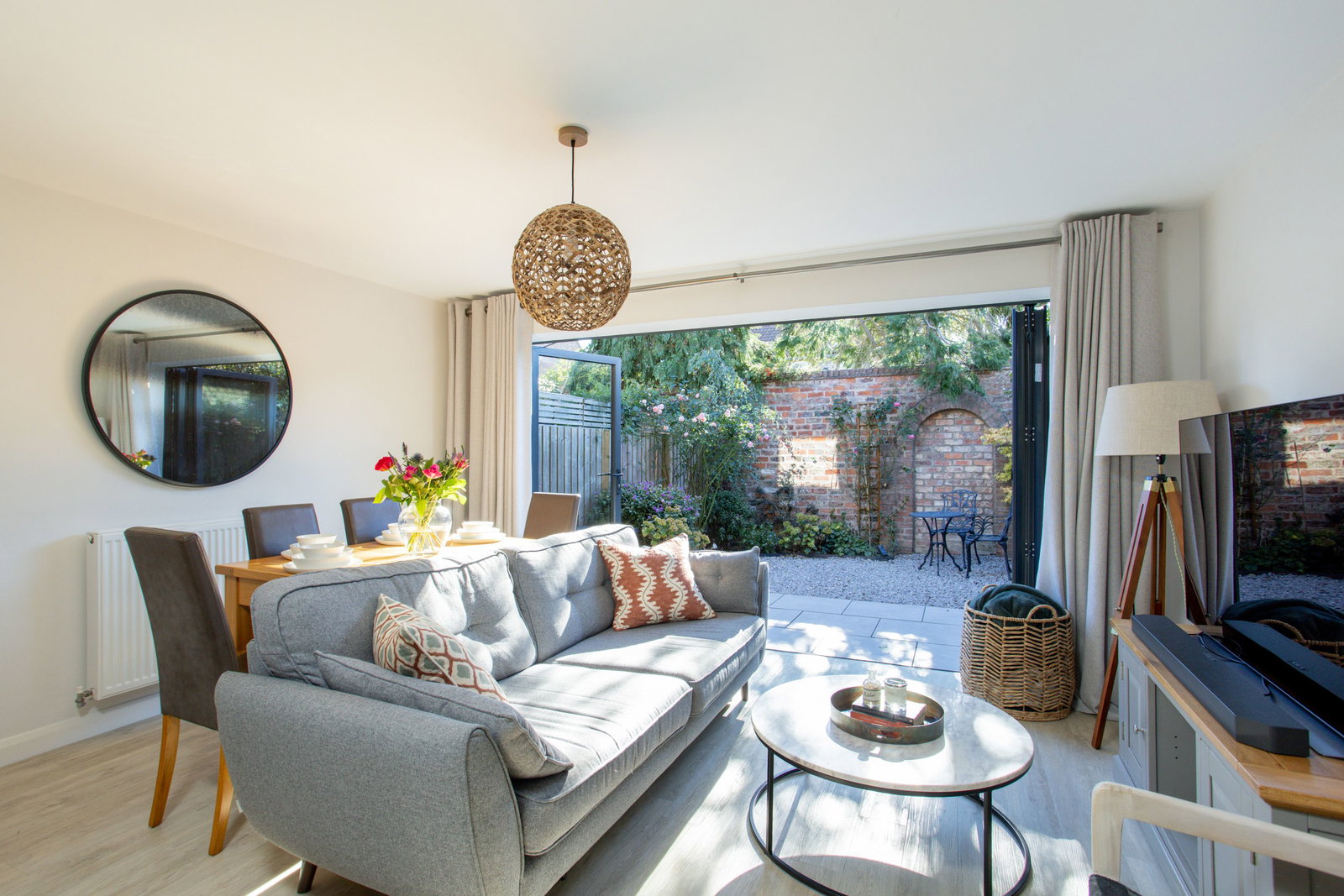 Semi Detached House for sale in York, Wood Street Mews, Heworth, York, YO31 7AL, 726 m²
