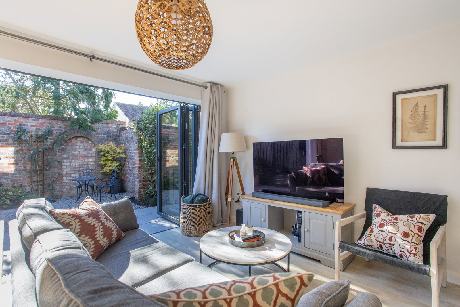 Semi Detached House for sale in York, Wood Street Mews, Heworth, York, YO31 7AL, 726 m²