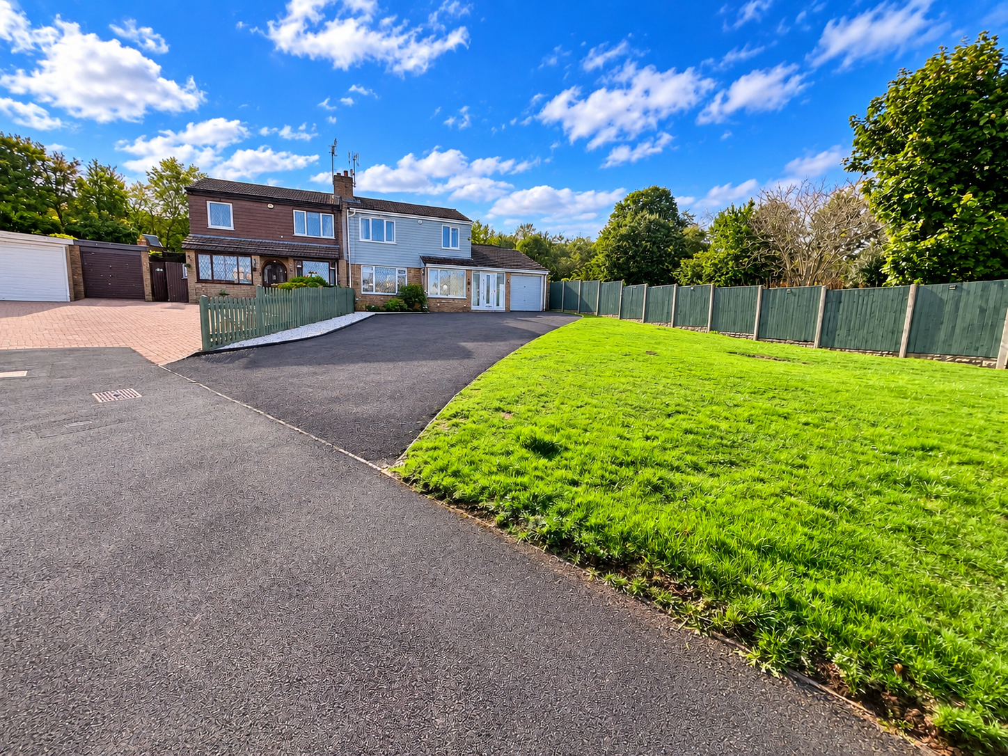 Semi Detached House for sale in Birmingham, Fairway Drive, Rednal, Birmingham, B45 9QT