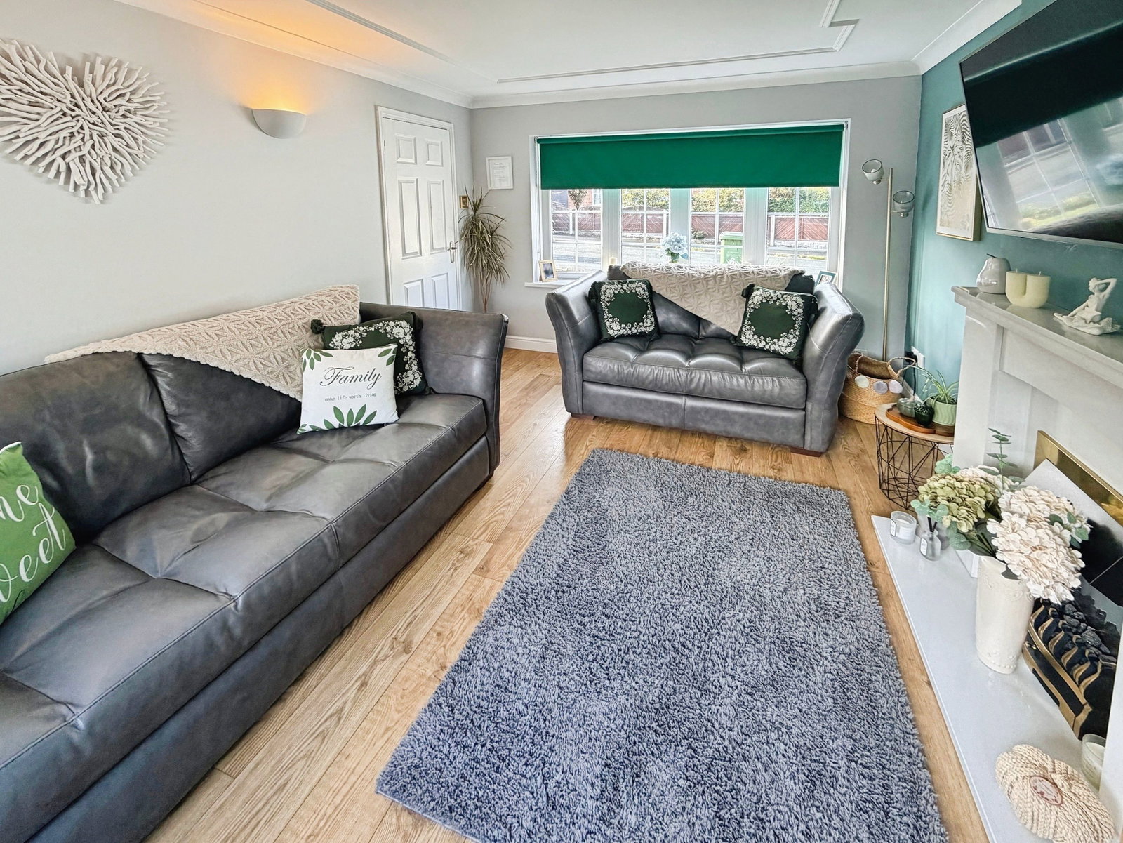 Semi Detached House for sale in Wakefield, Vicarage Close, Outwood, Wakefield, West Yorkshire, WF1 2LX