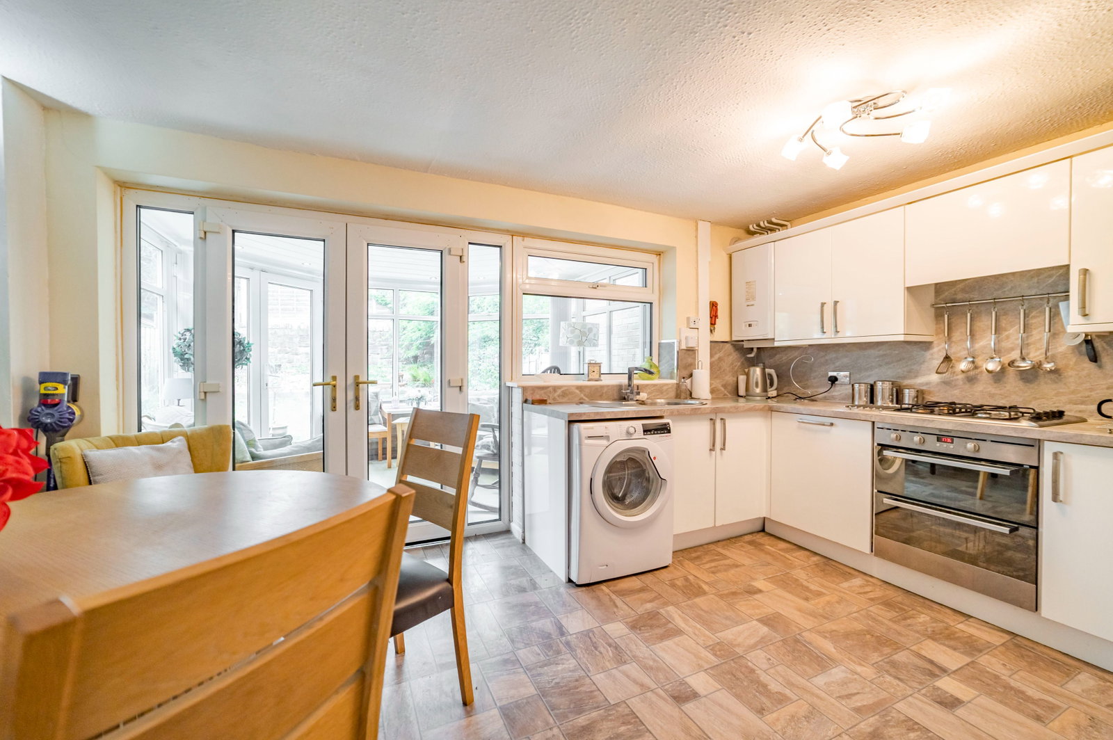 Semi Detached House for sale in Heywood, Higher Lomax Lane, Summit, 858 m²