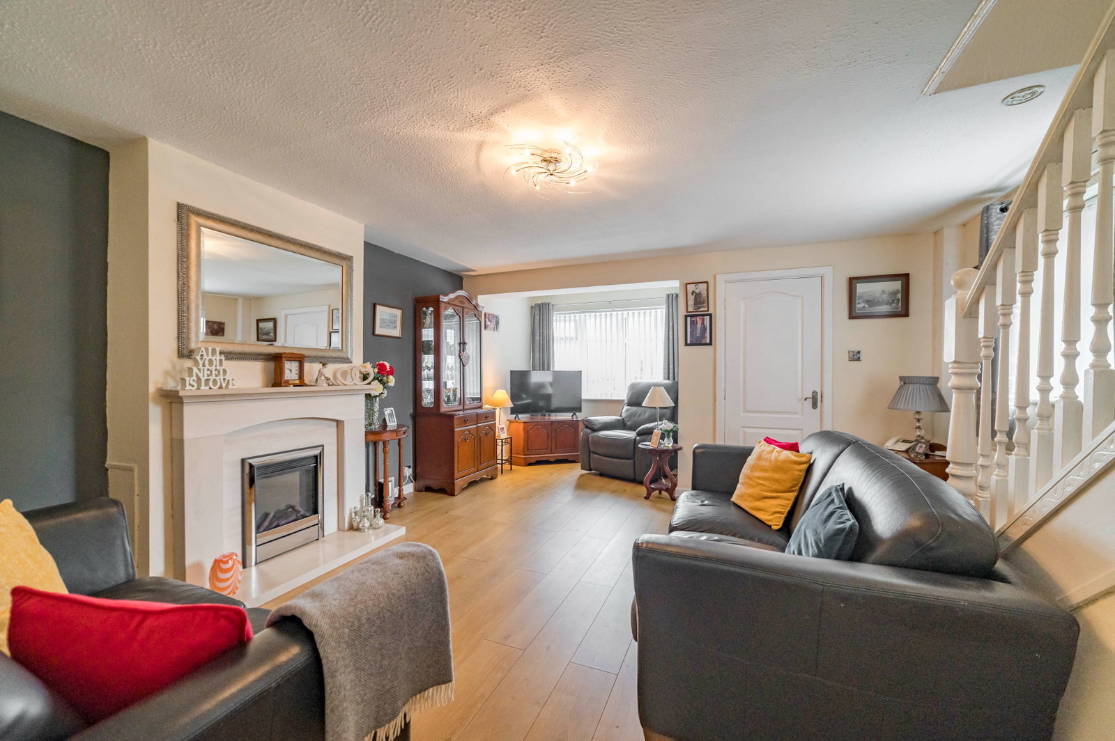Semi Detached House for sale in Heywood, Higher Lomax Lane, Summit, 858 m²