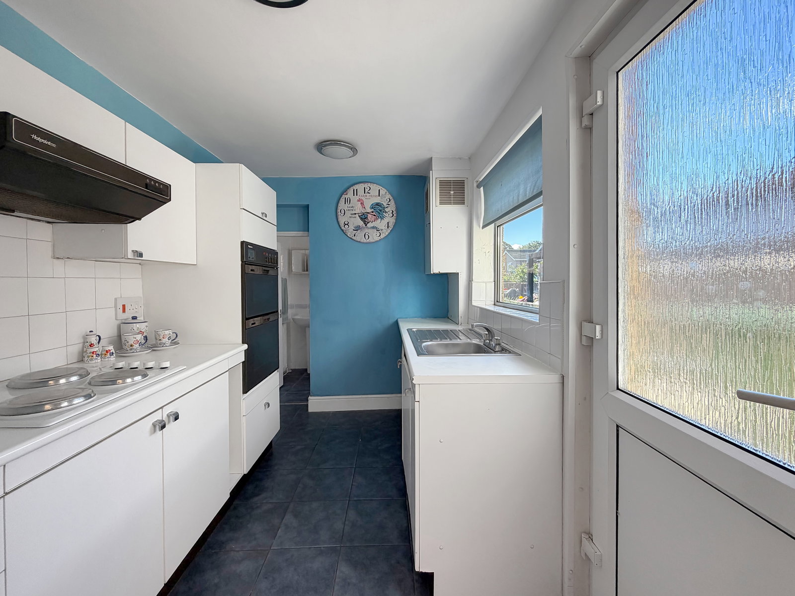 Semi Detached House for sale in Stanford-le-hope, Hadfield Road, Stanford-Le-Hope, SS17 0DX