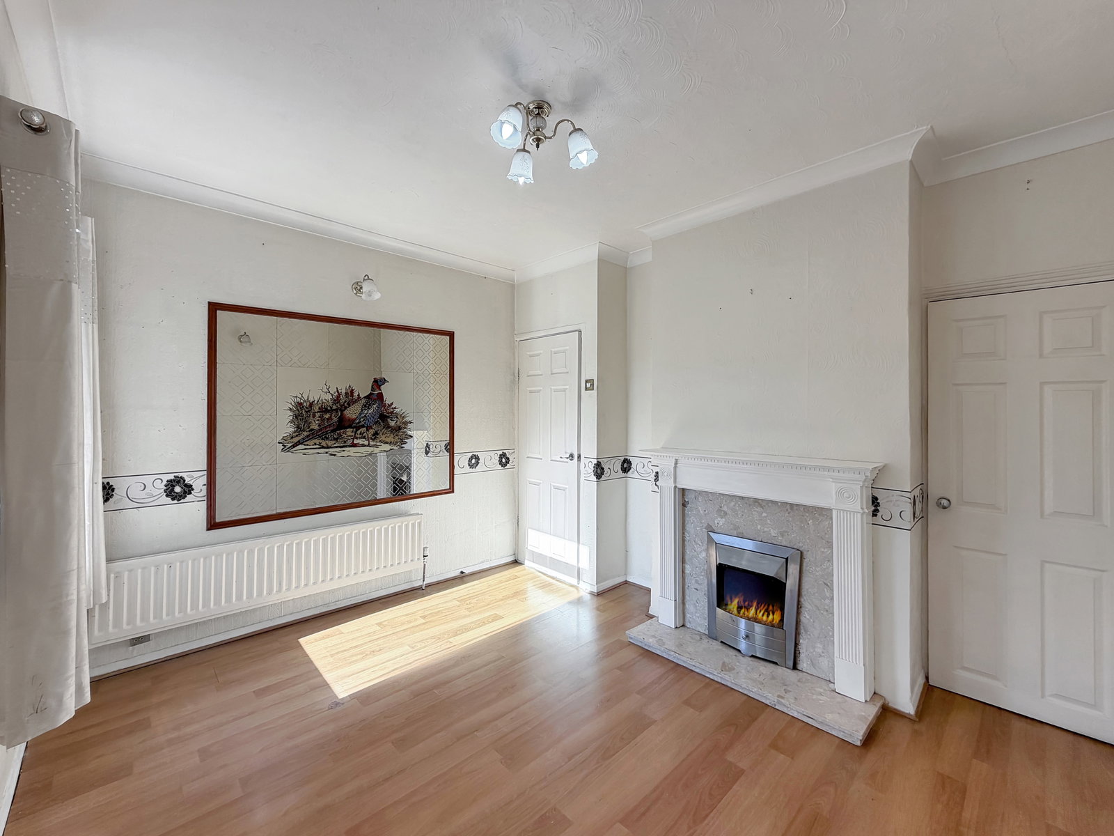Semi Detached House for sale in Stanford-le-hope, Hadfield Road, Stanford-Le-Hope, SS17 0DX