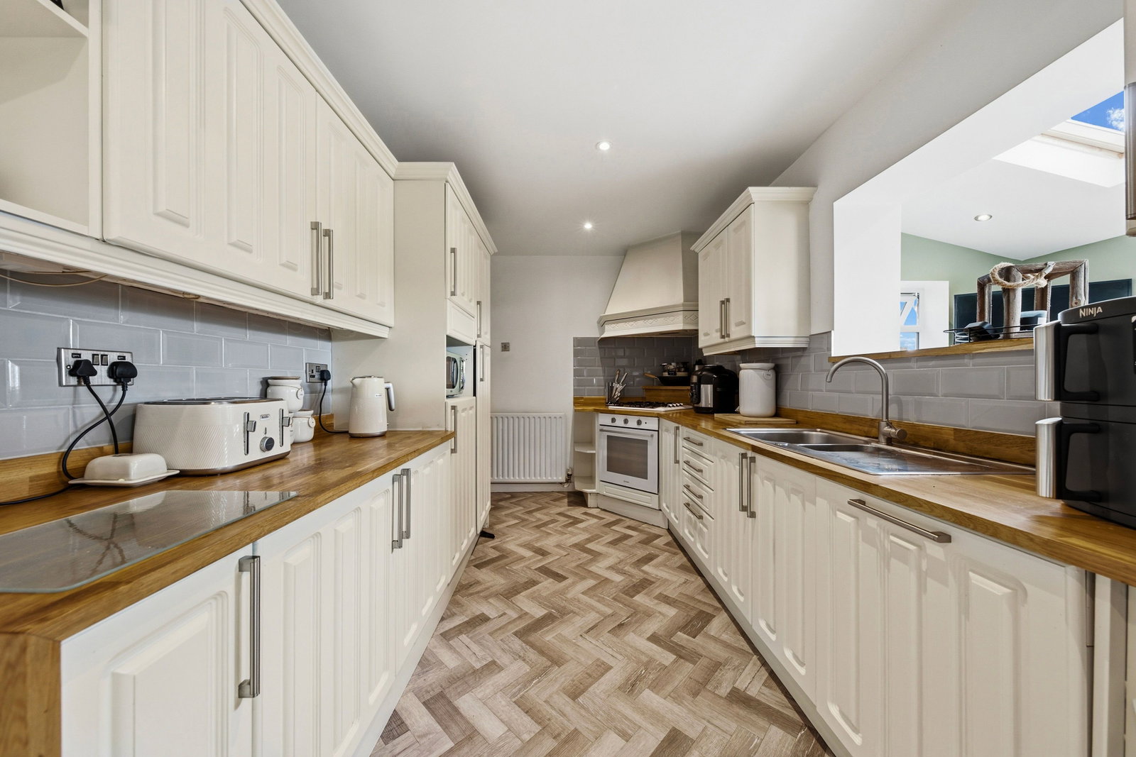 Semi Detached House for sale in Burnley, Shore Avenue, Burnley, BB10 2DS