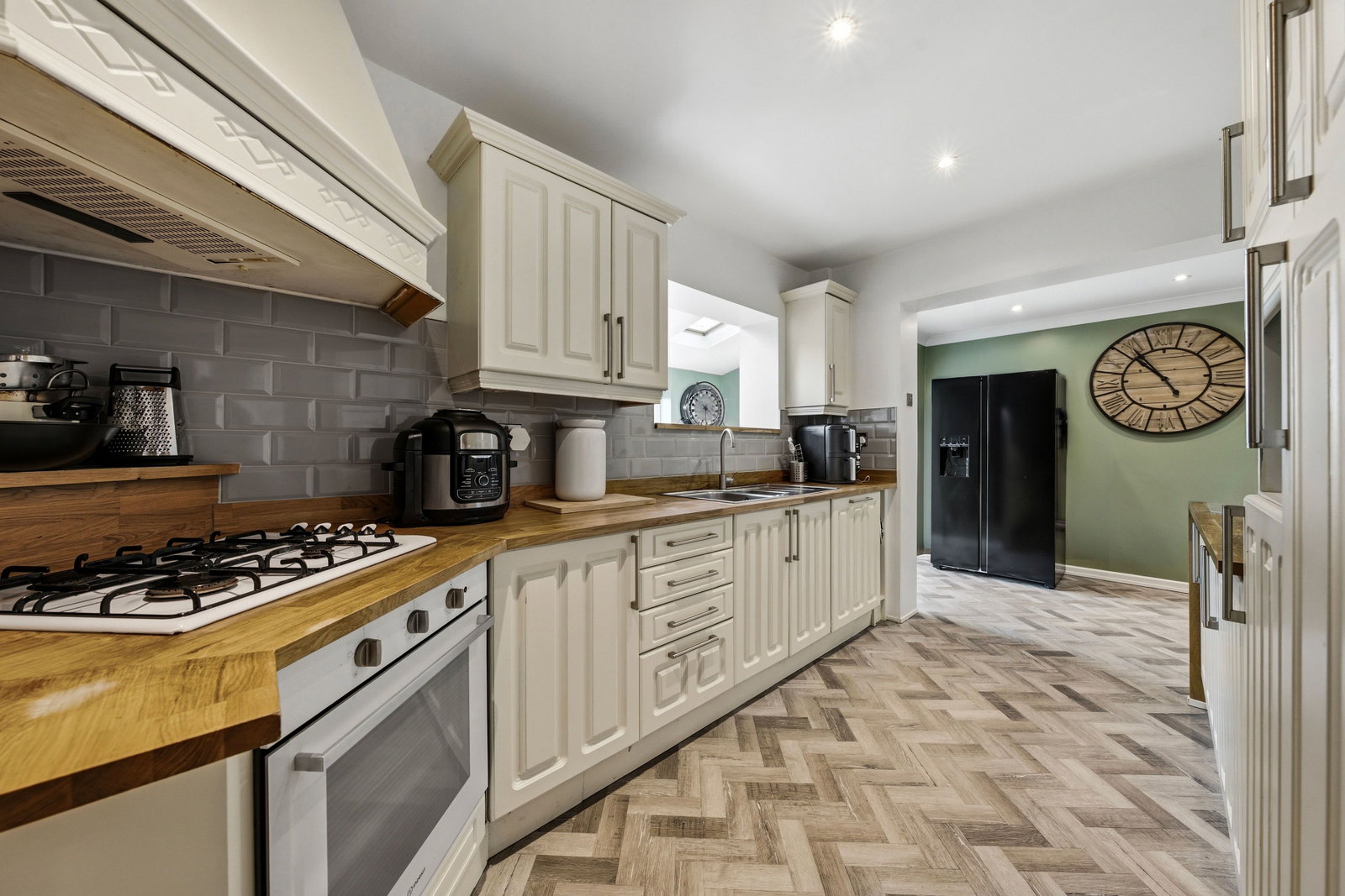 Semi Detached House for sale in Burnley, Shore Avenue, Burnley, BB10 2DS