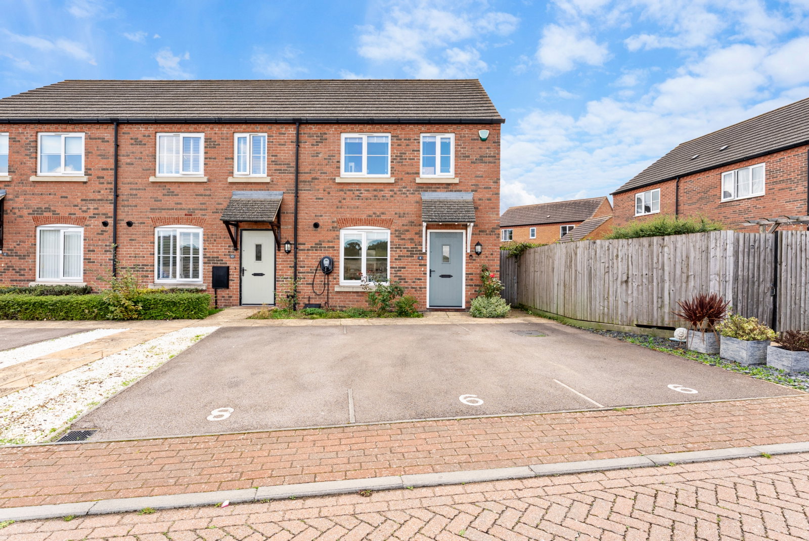 End Of Terrace House for sale in Stamford, Tatum Close, Stamford