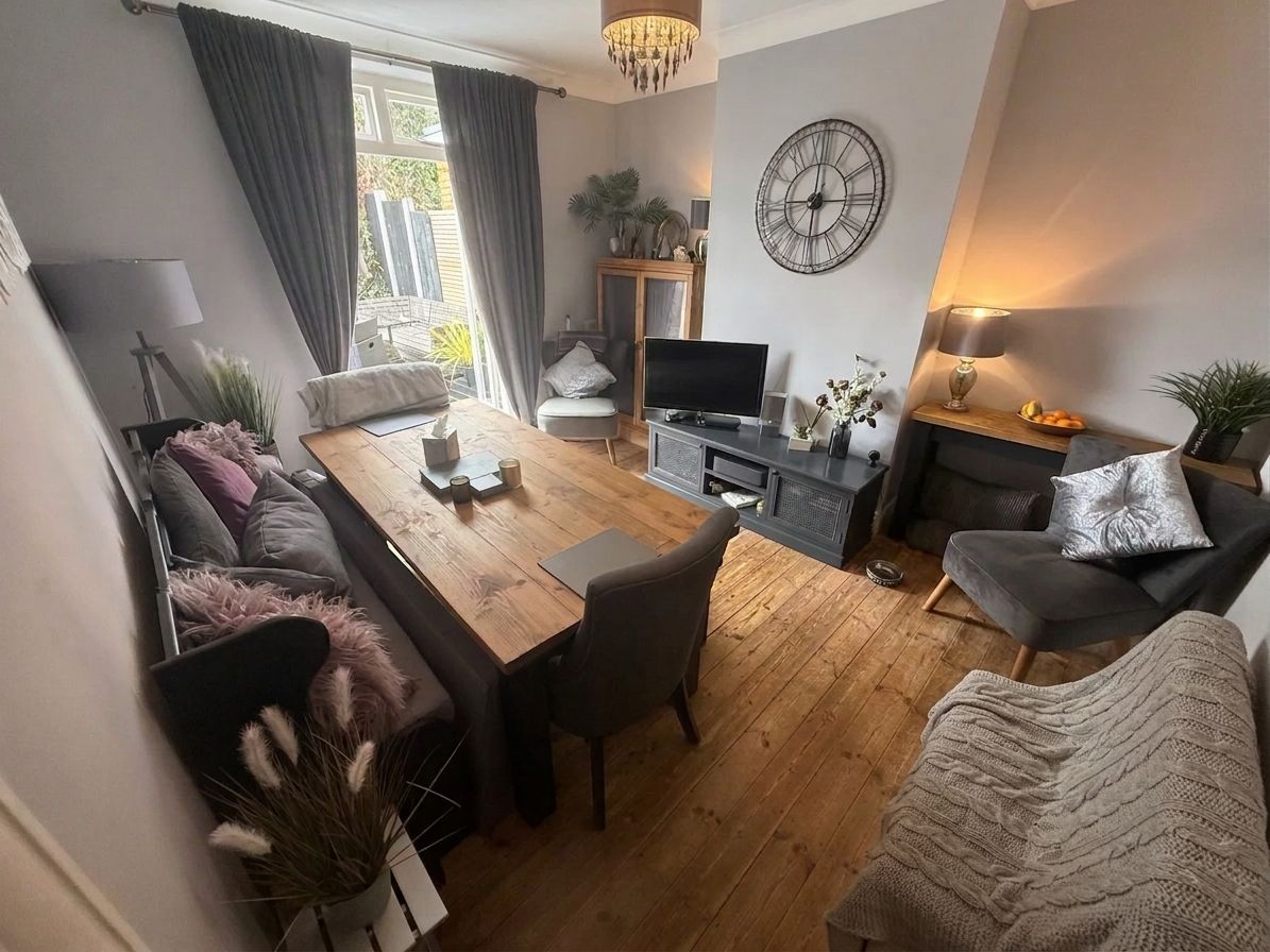 Semi Detached House for sale in Broadstairs, Bradstow Way, Broadstairs, CT10 1AP