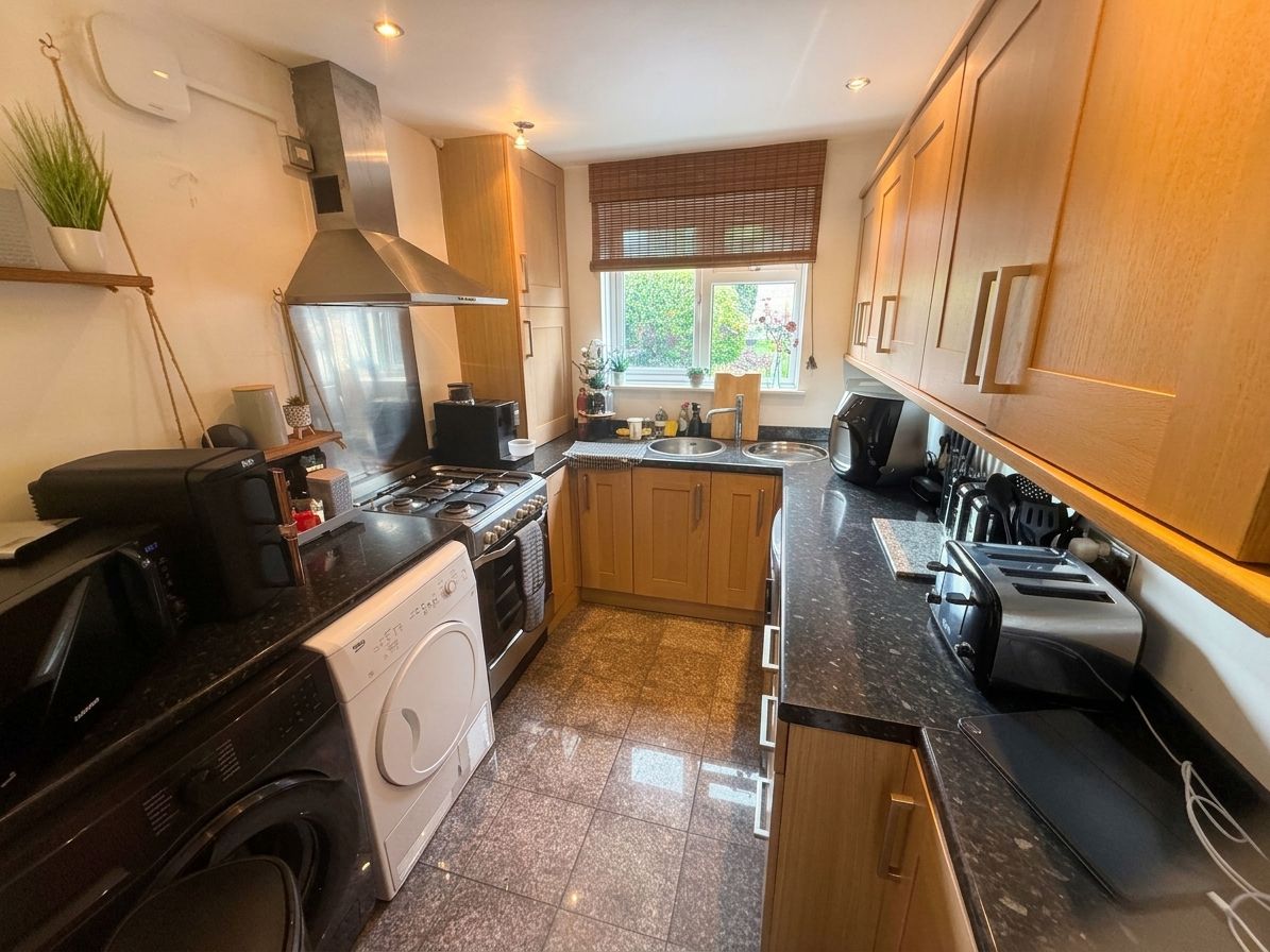 Semi Detached House for sale in Broadstairs, Bradstow Way, Broadstairs, CT10 1AP