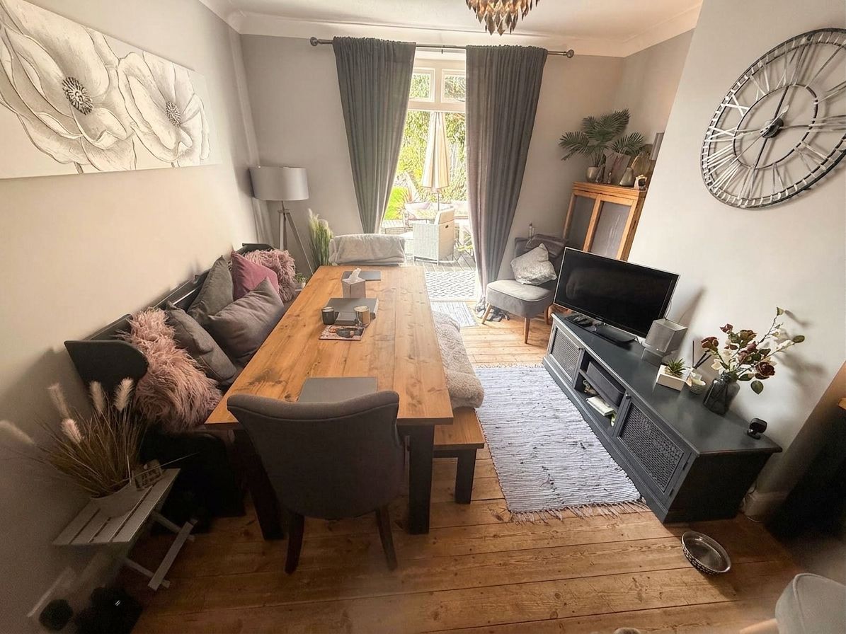 Semi Detached House for sale in Broadstairs, Bradstow Way, Broadstairs, CT10 1AP