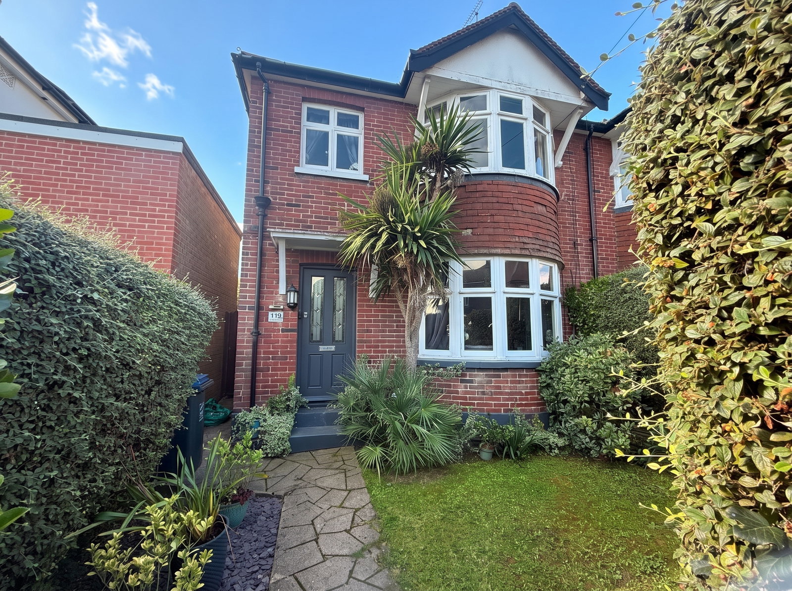 Semi Detached House for sale in Broadstairs, Bradstow Way, Broadstairs, CT10 1AP