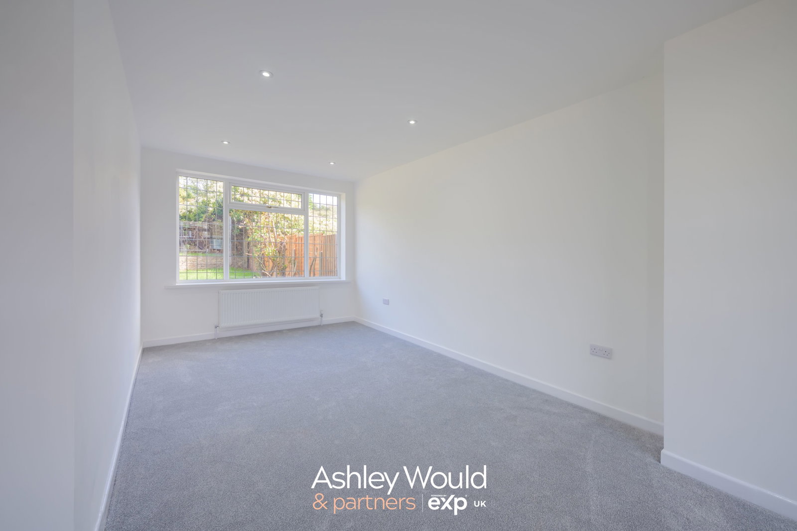 Semi Detached House for sale in Rowley Regis, Wendover Road, Rowley Regis, B65 8LL