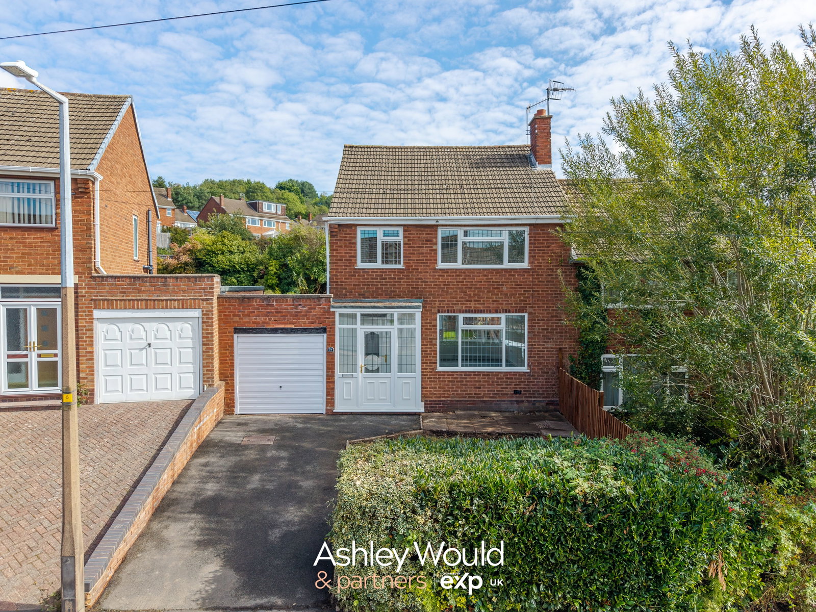Semi Detached House for sale in Rowley Regis, Wendover Road, Rowley Regis, B65 8LL