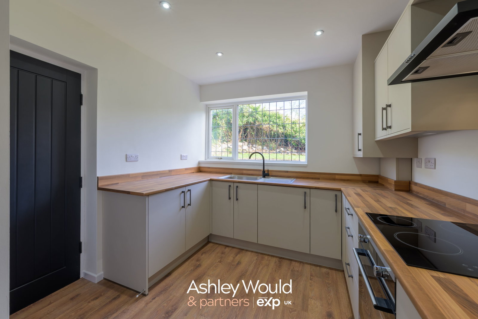 Semi Detached House for sale in Rowley Regis, Wendover Road, Rowley Regis, B65 8LL