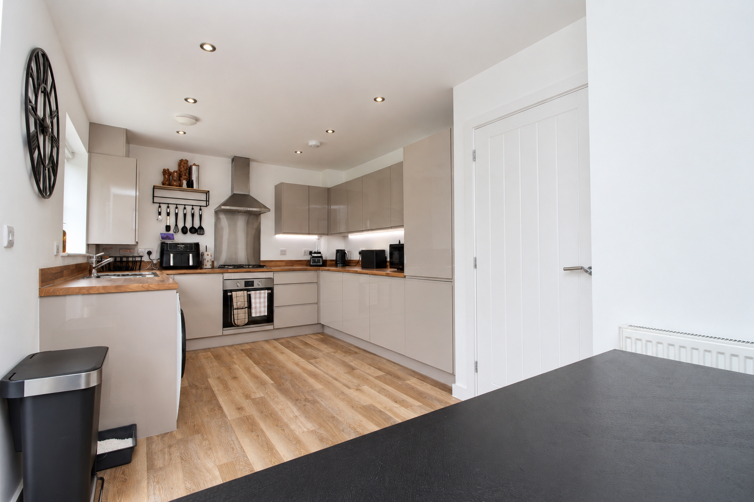 Semi Detached House for sale in Margate, Gap Road, Margate, 861 m²