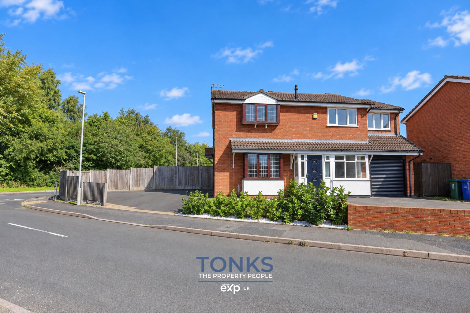 Semi Detached House for sale in Brierley Hill, Roach Close, Brierley Hill, DY5 1LR